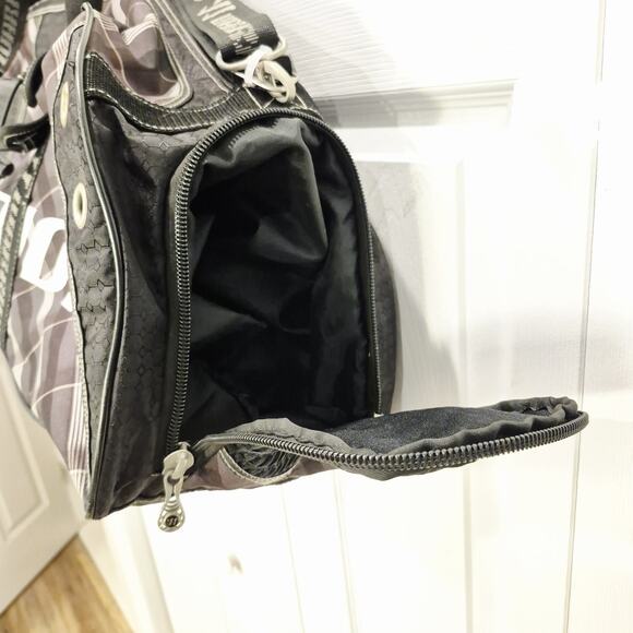 Warrior Lacrosse Baseball Hockey Duffle Equipment Bag Gray Black Large 32" Long - Picture 4 of 14